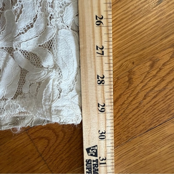 Francesca’s Bridal Alesha‎ Allover Lace Jumpsuit Large - Picture 4 of 7